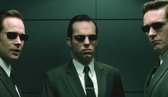 Mrtvega humanoida in kip škofa na Marsu zanima