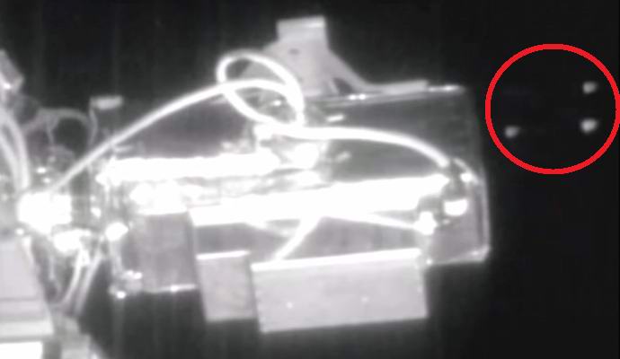 Pet NLP-jev je utripalo mimo ISS-a