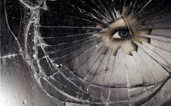 zakaj se ne moreš pogledati v zlomljeno ogledalo 