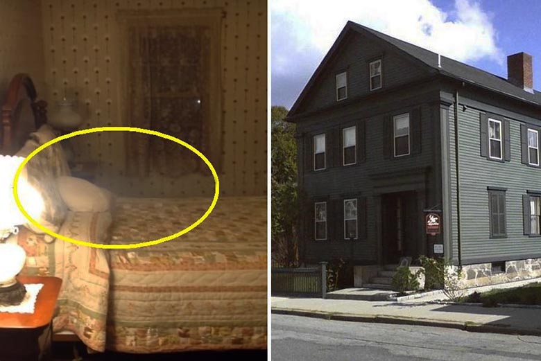 Na postelji hiše-muzeja se je pojavil duh.