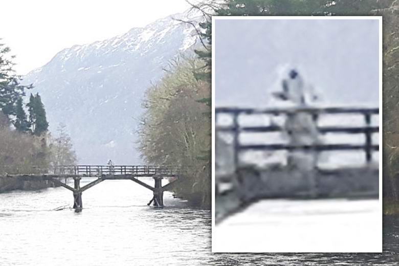 Tujec fotografiran v Loch Nessu