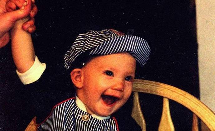 Na stari sliki je bil odkrit grozen duh.