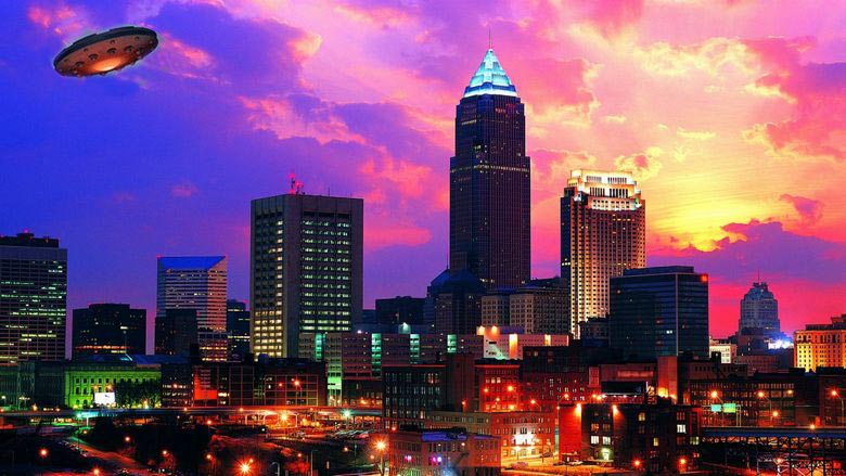 Ogromen NLP lebdil nad ameriškim mestom