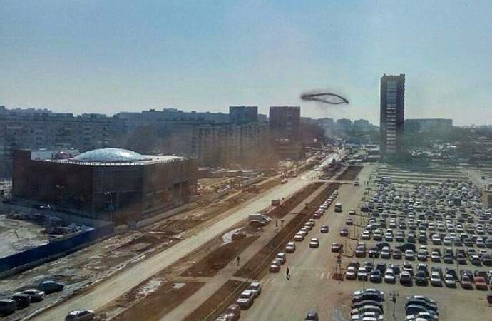 Nad Novosibirskom se je oblikoval skrivnostni črni obroč