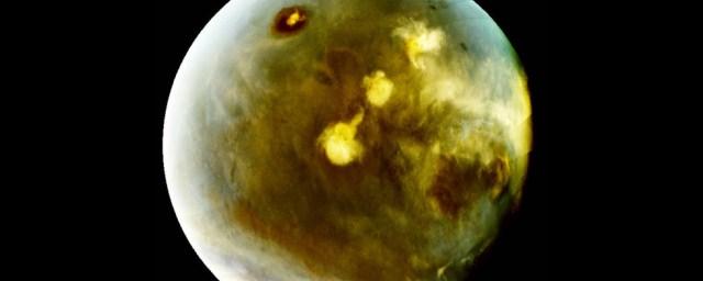 NASA je poslala slike Marsa v ultravijoličnem spektru.