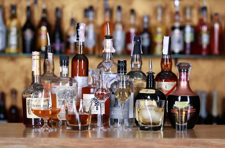 Ne more biti: sintetični alkohol nadomešča naravni alkohol