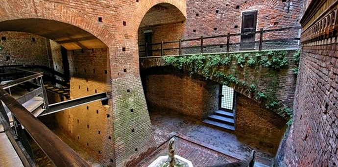 Neznane freske Leonarda da Vincija z gradu Sforza