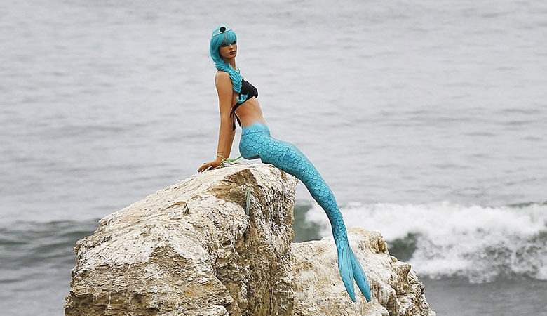 Ni znano, kje se je pojavila skulptura morske deklice, ki je presenetila prebivalce San Diega.