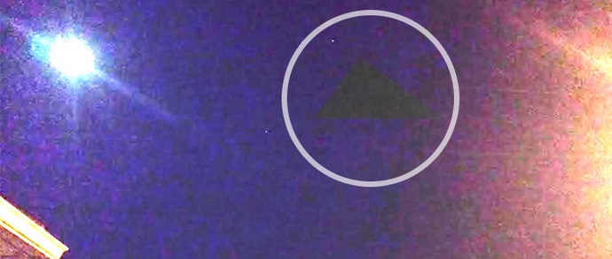 Nad Čikagom se je pojavila nenavadna vesoljska ladja.