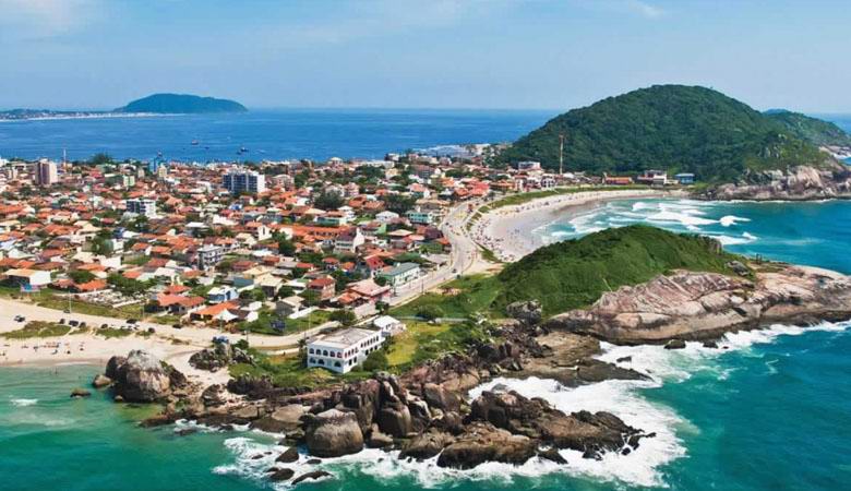 Ob obali Brazilije se je potonil nejasen predmet.