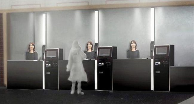 Hotelski uslužbenci - androidni roboti