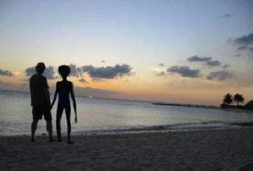 Trdijo, da so vzpostavili stik s tujimi tujci.