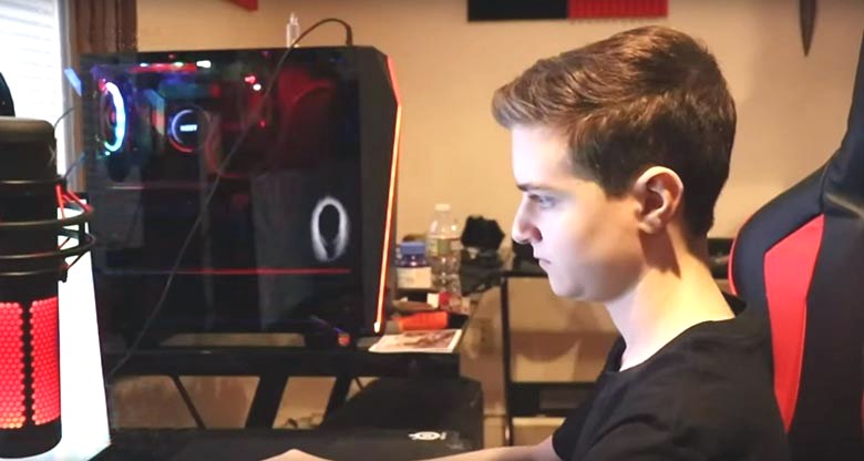 Oče osvobodi sina iz šole, tako da se popolnoma osredotoči na video igre