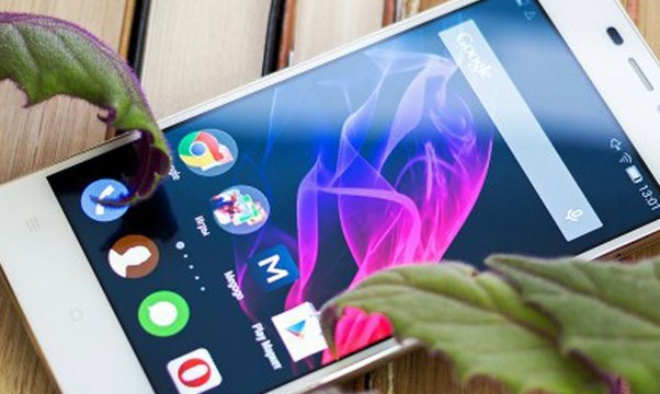 Odnehajte pametni telefon - polni boste!