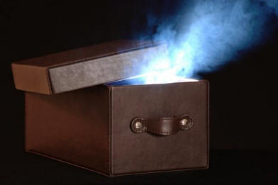 Odprl je Pandorino skrinjo in umrl.