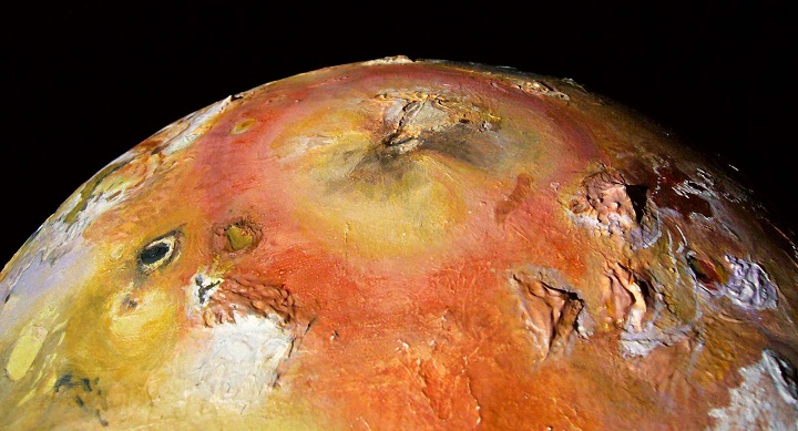 Pričakovana izbruh vulkana Loki na satelitu Jupiter