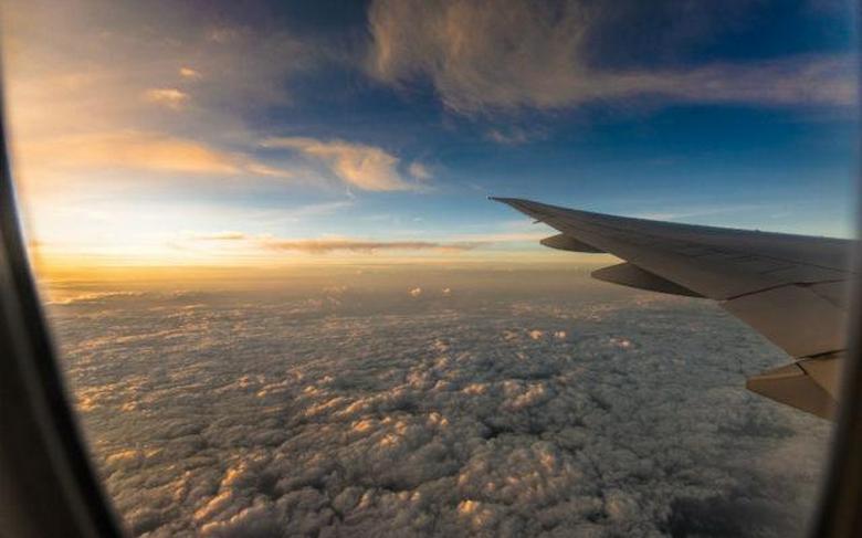 Potniški letalski letalski prevozniki NLP snemajo nad zvezno državo Ohio