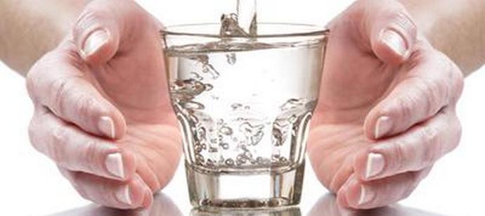 Pijte vodo, gospodje!