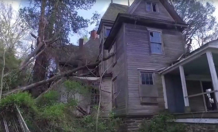 Iz katerega razloga se pojavijo zapuščene hiše?