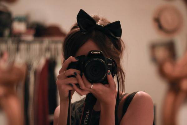 zakaj ne moreš slikati skozi ogledalo 