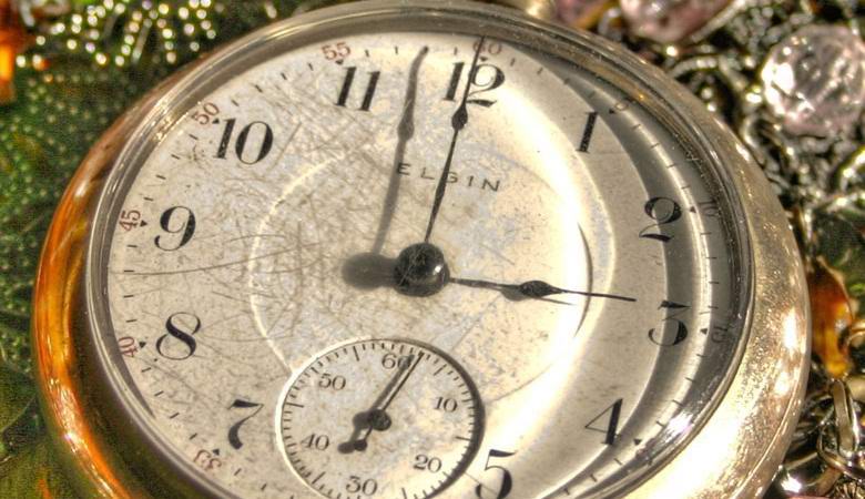 Zakaj se veliko ljudi zbuja vsako noč ob treh ponoči?