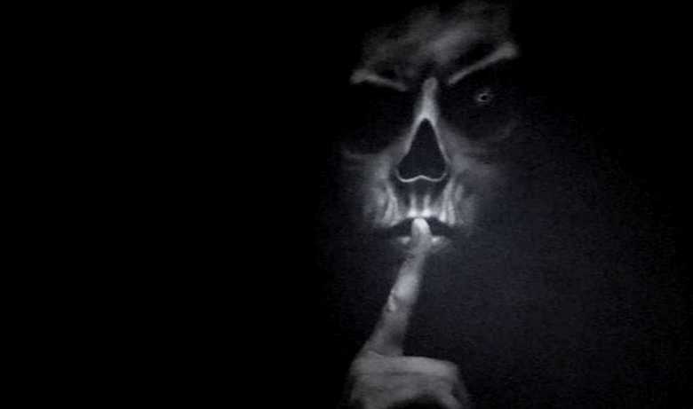 Najstniki so na fotografiji ujeli senco sence