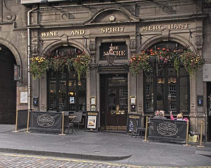 Prejeta je bila presenetljivo jasna fotografija duhovitega dekleta.