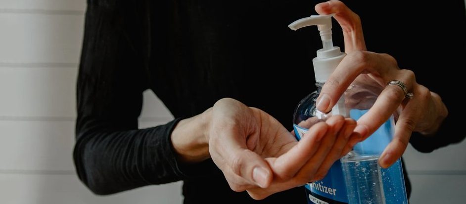 Bo vodka pomagala?  Kaj morate vedeti o uporabi razkužil proti koronavirusu 