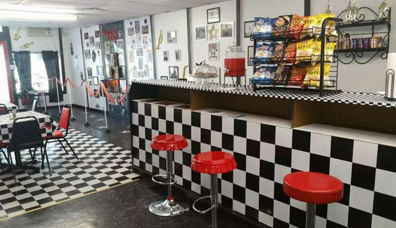 Priljubljena kavarna se zapira zaradi nadnaravne dejavnosti