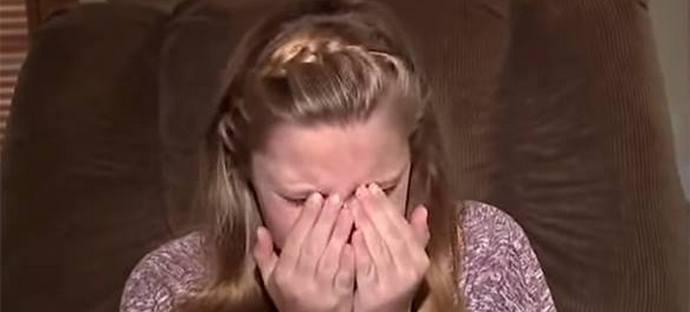 Dekle, ki nenehno kiha