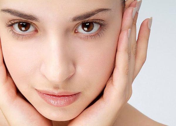 lice gori skupaj z ušesi 