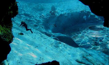 Tujci ne prenašajo preveč radovednih