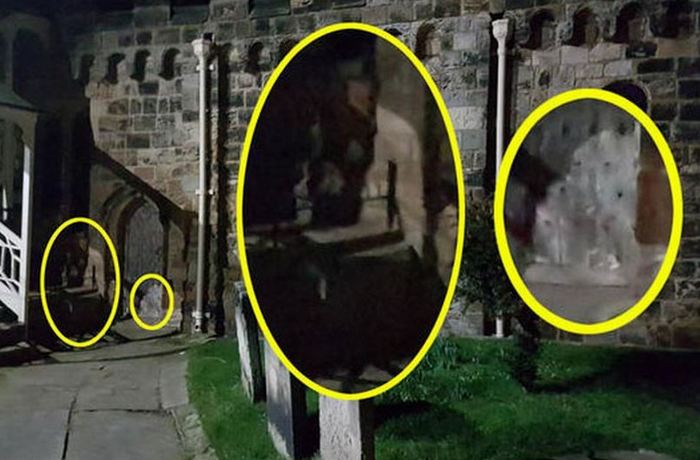 Duhovit starček in pes je prestrašil ljubimce