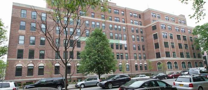 Duhovi strašijo goste in nosilce elitnega newyorškega doma