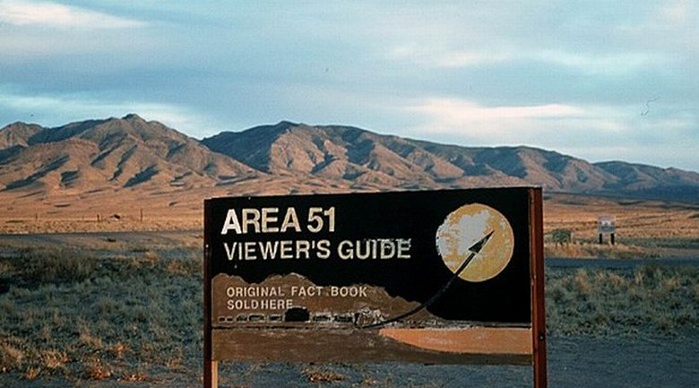 Zgodba o nekdanjem vojaškem pilotu razkriva skrivnosti skrivnosti