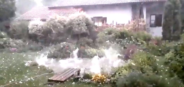 Destruktivni elementi - toča velikosti teniške žoge je padla v Nemčiji