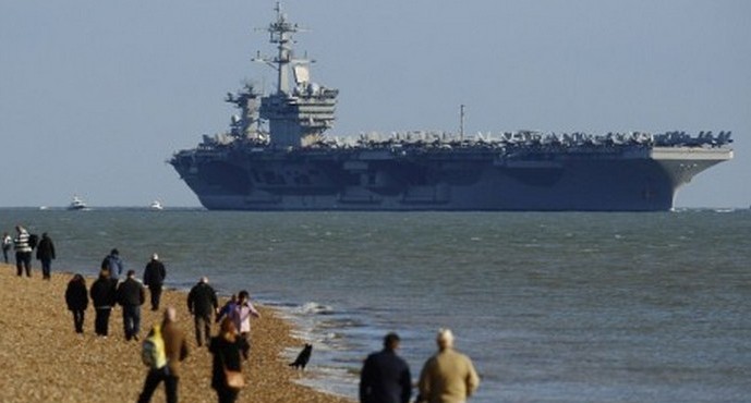 Ruske podmornice so v grozi zbežale najmočnejše ameriške letalonosilke