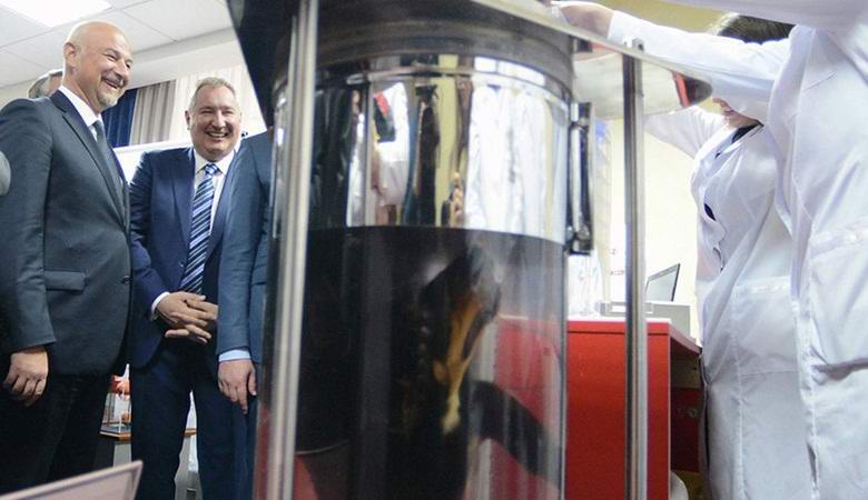 Ruski znanstveniki so psa naučili, da diha tekočino