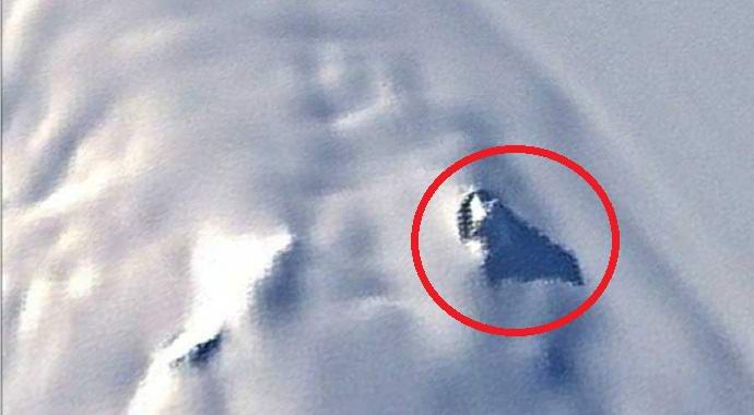 Rus odkril vesoljski brod v snegu Antarktike