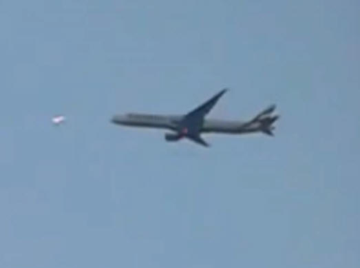 Pristajalno letalo je letelo mimo NLP-ja