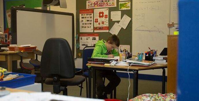 Najbolj osamljen šolar na planetu je nenadoma postal priljubljen.