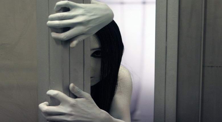 Fotografiral duha pred vrati