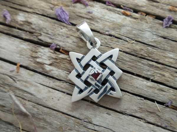 vrednost svarozich amuleta 