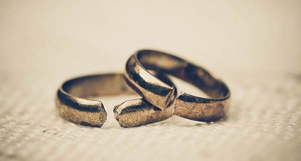 zakaj sanja poročena ženska o polomljenem poročnem prstanu 