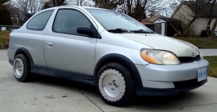 Ustvarjena kolesa, ki omogočajo vožnjo vstran