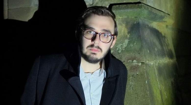 Specialist je posnel pogovor z duhom