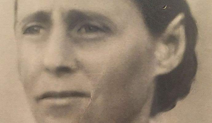 Specialist je fotografiral duha v oknu sosedov.