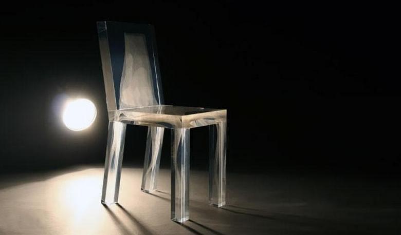 Stari stol v astrakanskem stanovanju je nenadoma zaživel