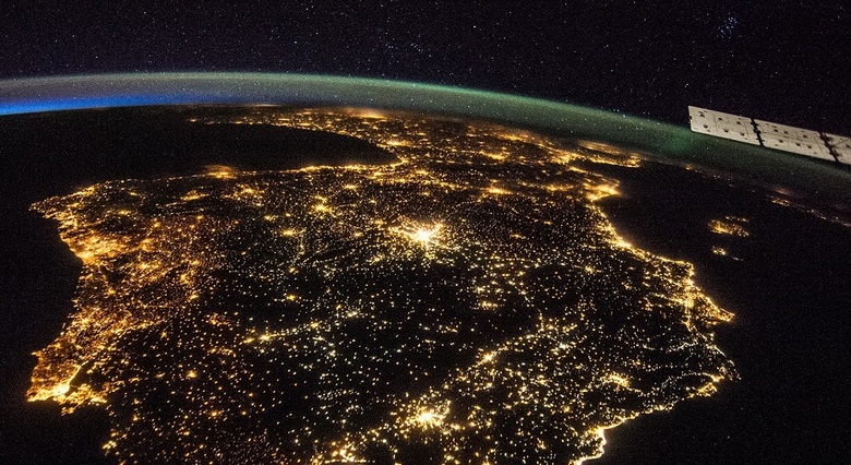 Starlink Project - Ilon Mask Space Internet