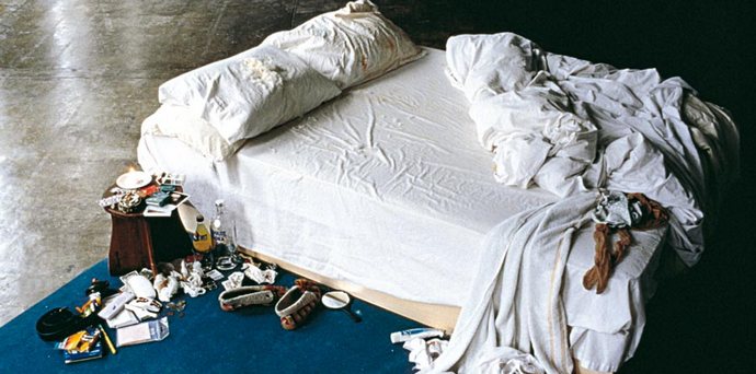 Naj pospravim posteljo?